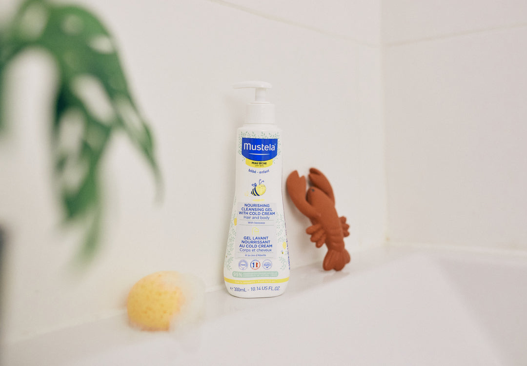 Cold Cream ve Organik Balmumu İçeren Besleyici Bebek Şampuanı