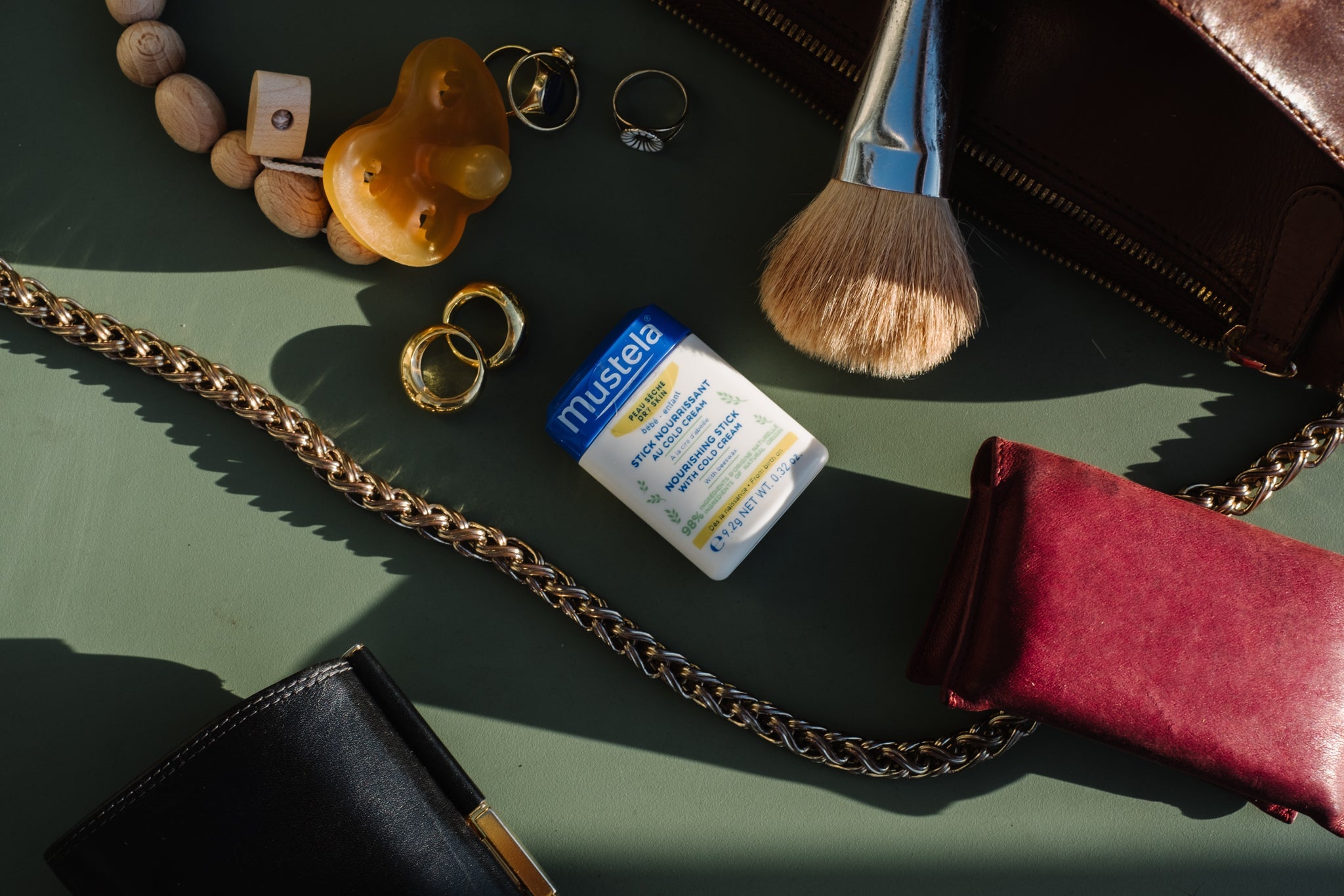 Cold Cream ve Organik Balmumu İçeren, Kuru Dudaklar ve Yanaklar için Besleyici Stick