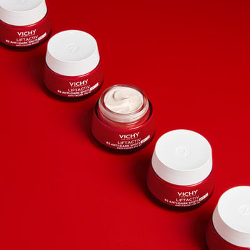 PIGMENT SPECIALIST B3 KOYU LEKE KARSITI SPF50+ GÜNDÜZ KREMI